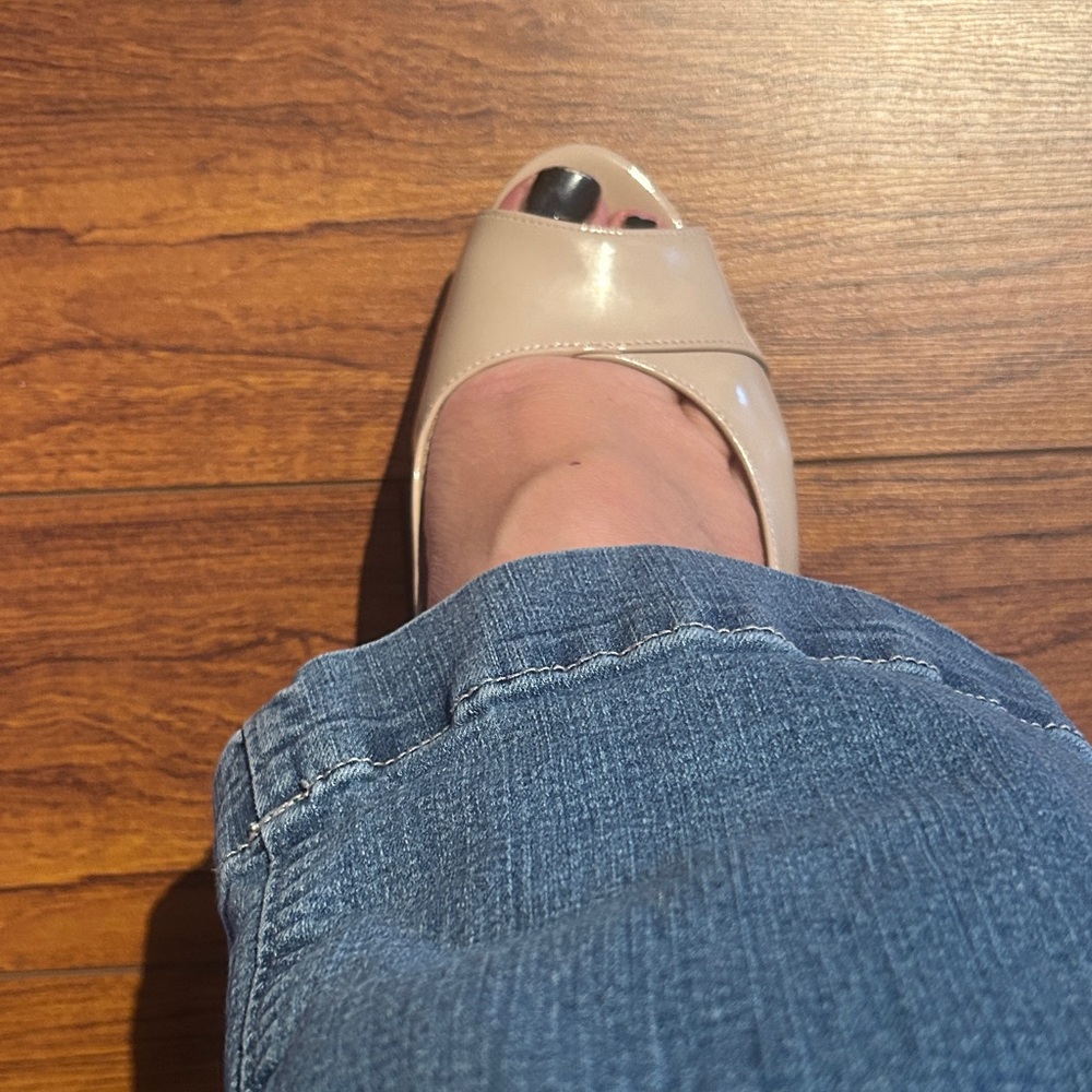 Life Stride Taupe Peep Toe Shoes